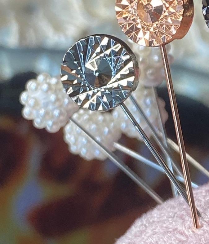 3 of Silver metallic luxurious basic pins - Aynour.com